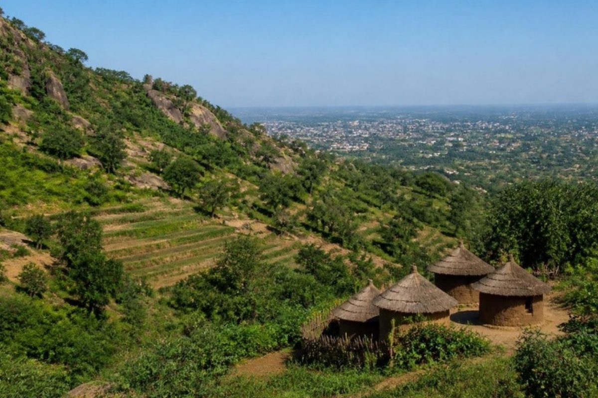 Collines et cultures en terrasses de la région de la Kara